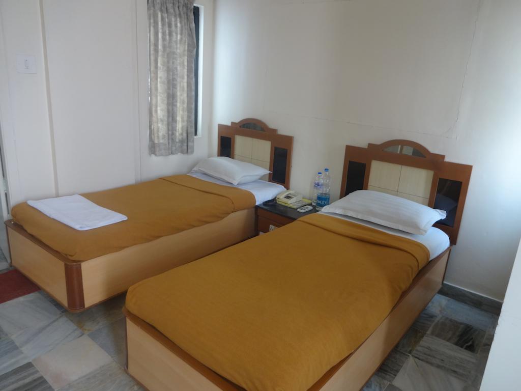 كويمباتور Hotel Vinayak الغرفة الصورة
